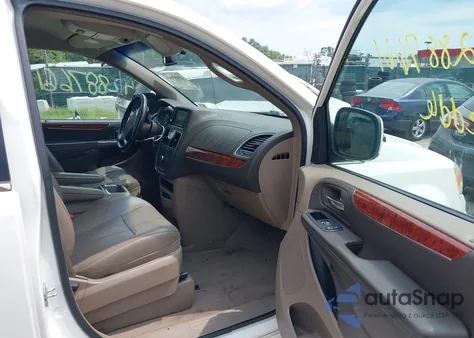 2012 Chrysler Town & Country Touring z USA, uszkodzony, nr VIN 2C4RC1BG8CR411882